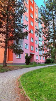 I offer for sale a bright apartment 1 + kk with an area of