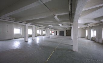 Na prenájom skladových priestorov o rozlohe 720 m² na