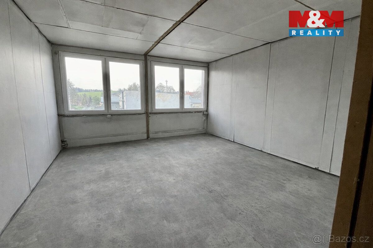 Nabízíme k pronájmu kancelářské prostory o dispozici dvou až