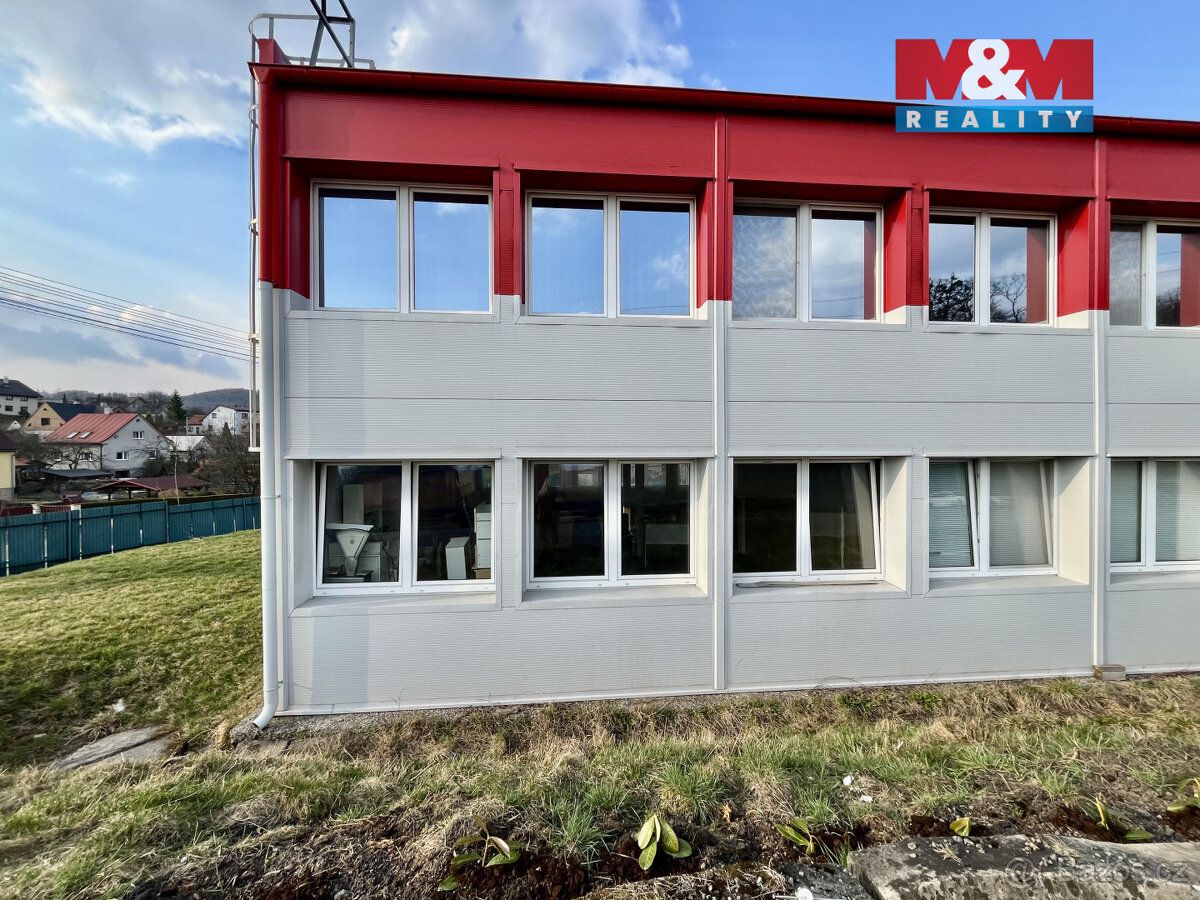 Nabízíme k pronájmu kancelářské prostory o dispozici dvou až