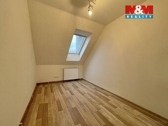 Dům o zastavěné ploše 94 m2, se nachází v klidné části Ostra