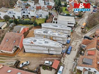 Nabízíme k prodeji prostorný rodinný dům v klidné části Štýř