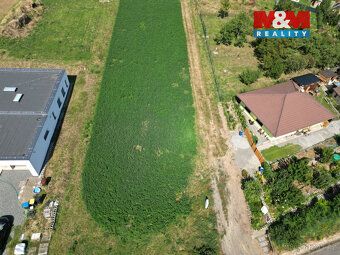 We offer for sale a building plot of 700 sqm with southern