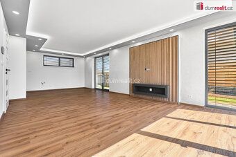 price includes legal service and agent's fee, Dumrealit.cz