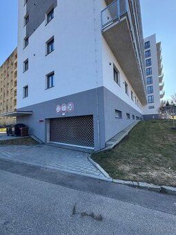 Pronajmu garáž v Jihlavě (u Citiparku). Bez elektřiny
Realit