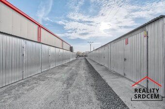 Nabízíme dva plechové sklady o rozměrech 24 m2 nebo 54 m2, b