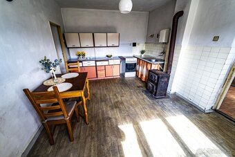 Sovínky, sprzedaż domu rodzinnego z trzema garażami