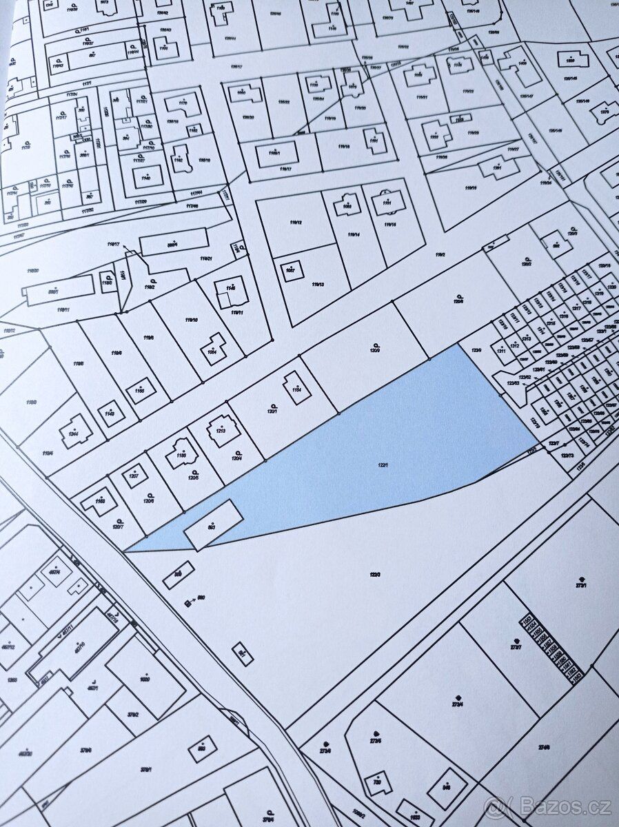 We offer for sale an interesting plot of land measuring