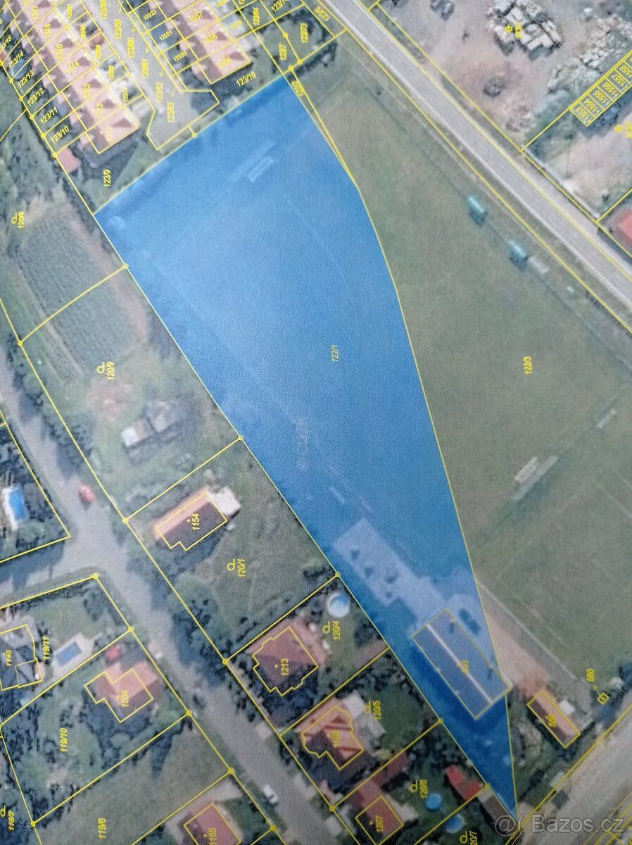 We offer for sale an interesting plot of land measuring