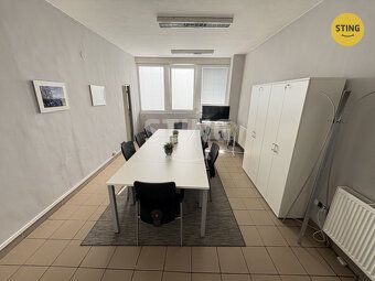 Oferujemy do wynajęcia spójną przestrzeń biurową o łącznej