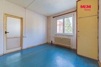 Tento světlý byt 3+1 o ploše cca 65 m² v 1. NP panelového do