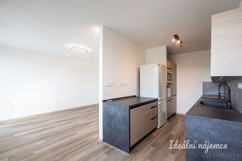 We offer you this beautiful, bright apartment after just