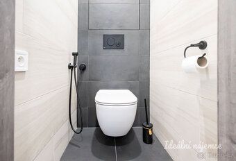 We offer you this beautiful, bright apartment after just