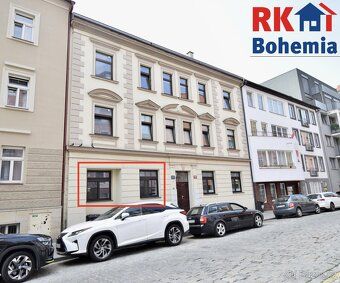 We offer for rent a bright apartment with layout 1+kk and