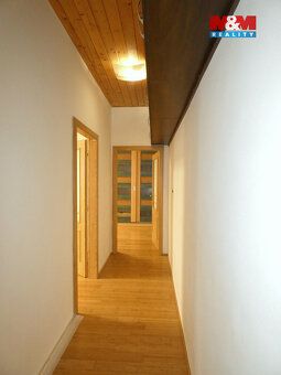 Pronájem bytu s terasou, vel. bytu 2+1, 60 m2, II. NP, cihla