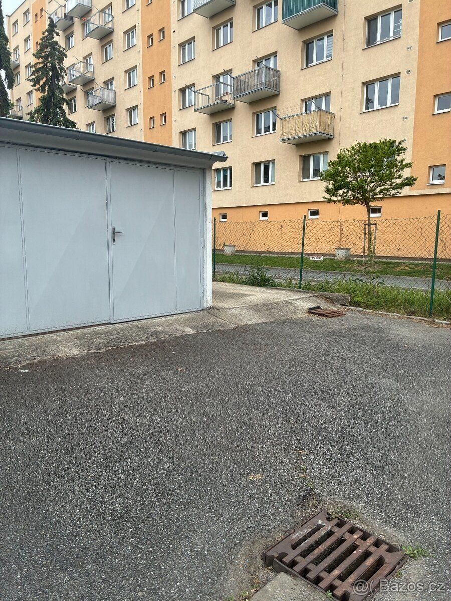 Ponukujeme prenájom parkovacieho miesta pre osobné auto v