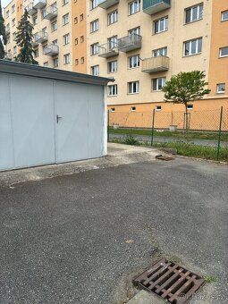 Ponukujeme prenájom parkovacieho miesta pre osobné auto v