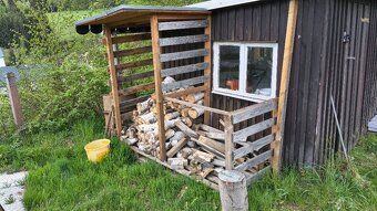 Dobrý deň, ponúkam záhradu so zdaneným domom, cca 400 m2