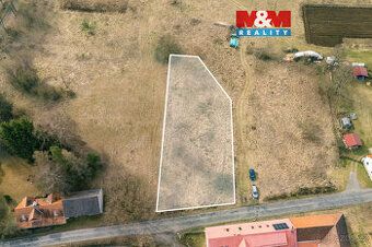 Nabízíme k prodeji oplocený pozemek o výměře 764 m² v obci M