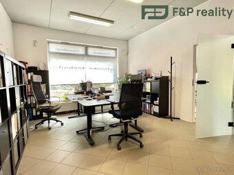 Nabízíme k pronájmu prostorné komerční prostory o celkové vý