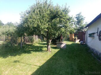 Dlouhodobě pronajmu chatu 7 km od města Tábor. 2+1 70 m². Ko