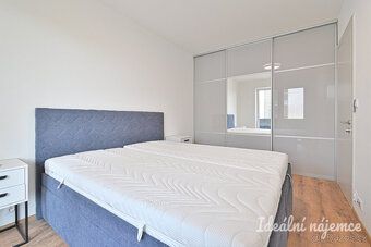 K dlouhodobému podnájmu nabízíme krásný moderní prosluněný b