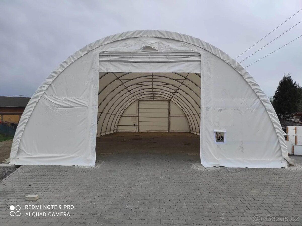 Šířka: 9,15m Délka: 16m Výška: 4,5m Oblouková hala. Čelní st