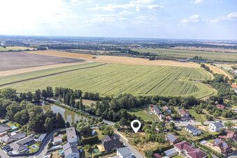 Oferujemy na sprzedaż atrakcyjną działkę budowlaną z
