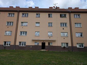 Пропонуємо орендувати просторий квартиру площею 2 + 1 м²