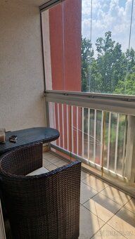 I offer for rent a bright apartment with a useful area of