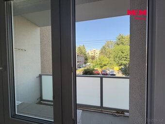 Oferujemy do wynajęcia jasny apartament 2+1 o powierzchni