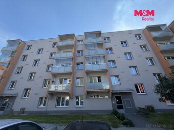 Oferujemy do wynajęcia jasny apartament 2+1 o powierzchni