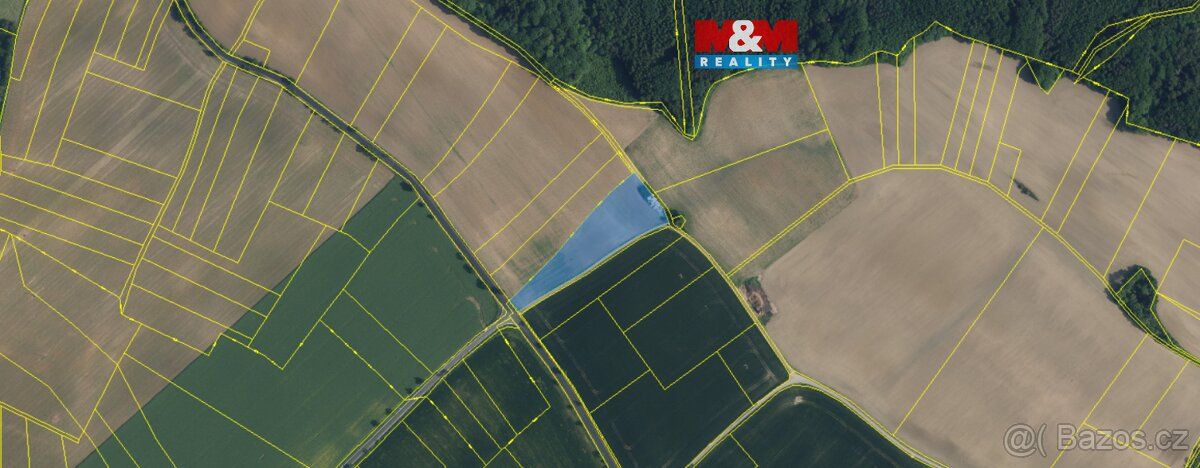 We offer for sale a set of plots comprising a total area of