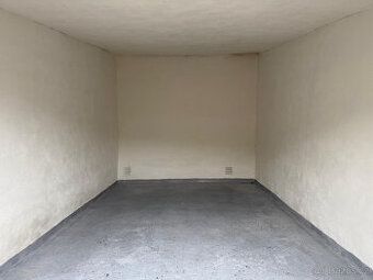Pronajmu garáž v Boru 20m2 po vnitřní rekostrukci.K nájmu 2m