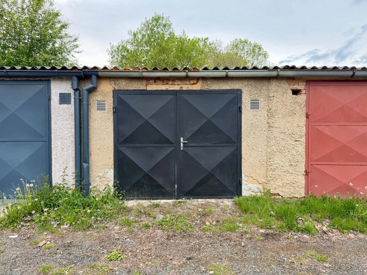 Pronajmu garáž v Boru 20m2 po vnitřní rekostrukci.K nájmu 2m