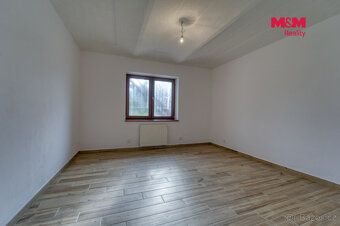 Wynajmę przestronne mieszkanie 3+1 o powierzchni użytkowej