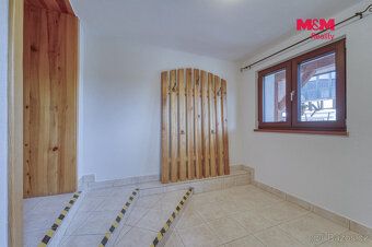 Wynajmę przestronne mieszkanie 3+1 o powierzchni użytkowej