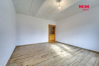 Wynajmę przestronne mieszkanie 3+1 o powierzchni użytkowej