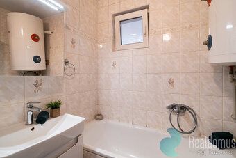 Ve výhradním zastoupení majitele Vám RK Realdomus prodá dva 