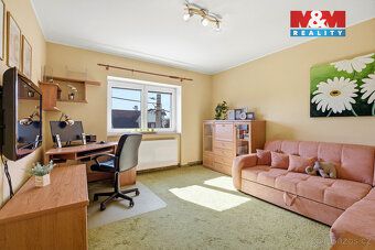 We offer you a family house in the city district of