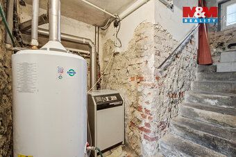 We offer you a family house in the city district of