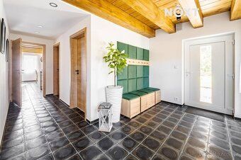 Exkluzivně nabízíme k prodeji moderní dům o dispozici 5+kk a