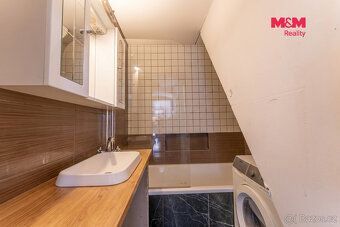 Продається невеликий односімейний будинок у тихому селі