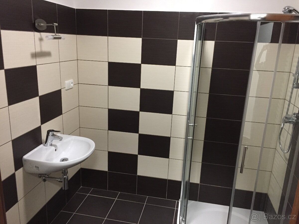 Pronajmu byt 1KK na sídlišti v Hlinsku. Plocha bytu 38m2. Sa