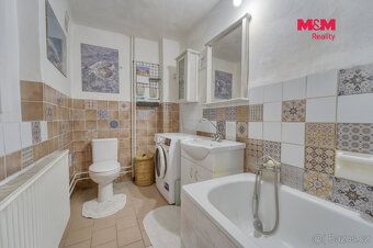 Шукаєте ідеальне сімейне обличчя в спокійному місці з