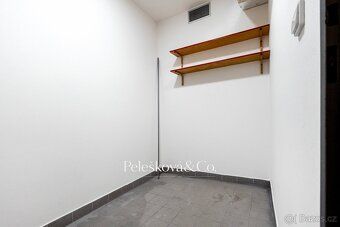 Ev.č. 00250 Nabízíme k prodeji moderní a světlý byt o dispoz