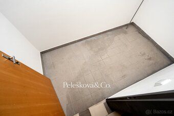 Ev.č. 00250 Nabízíme k prodeji moderní a světlý byt o dispoz