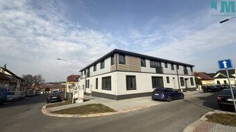 Pronájem staršího bytu s velkou lodžií v atraktivní a klidné