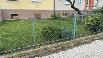 ПРЕДМЕТ ЛІЦИНГА: - ідеальна 1/2 земельна ділянка з