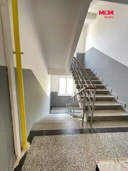 Nabízíme ke koupi prostorný byt o dispozici 1+1 s podlahovou